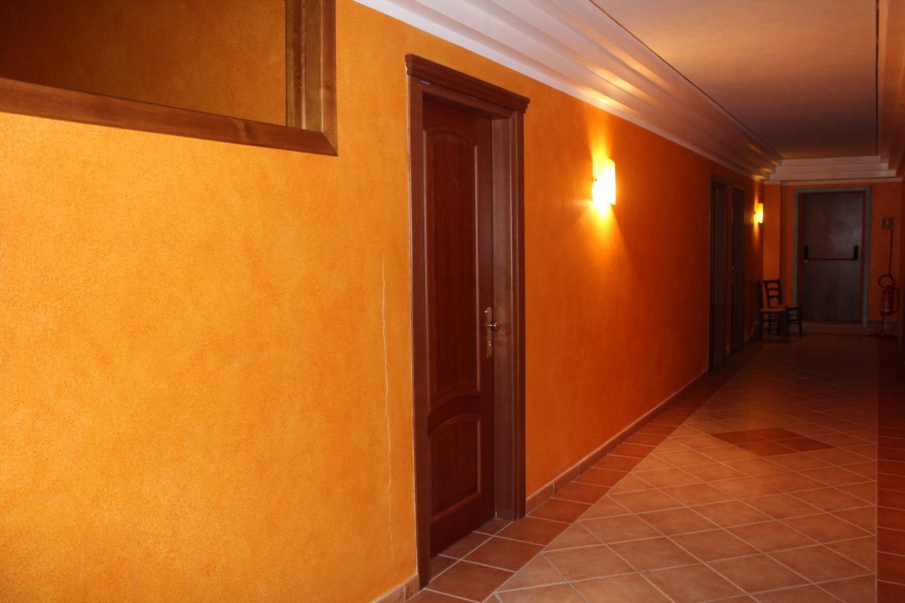Le Tre Rose Hotel Bono  Exterior photo