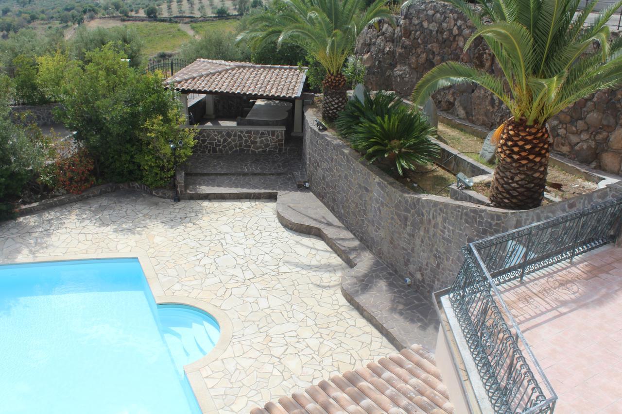 Le Tre Rose Hotel Bono  Exterior photo