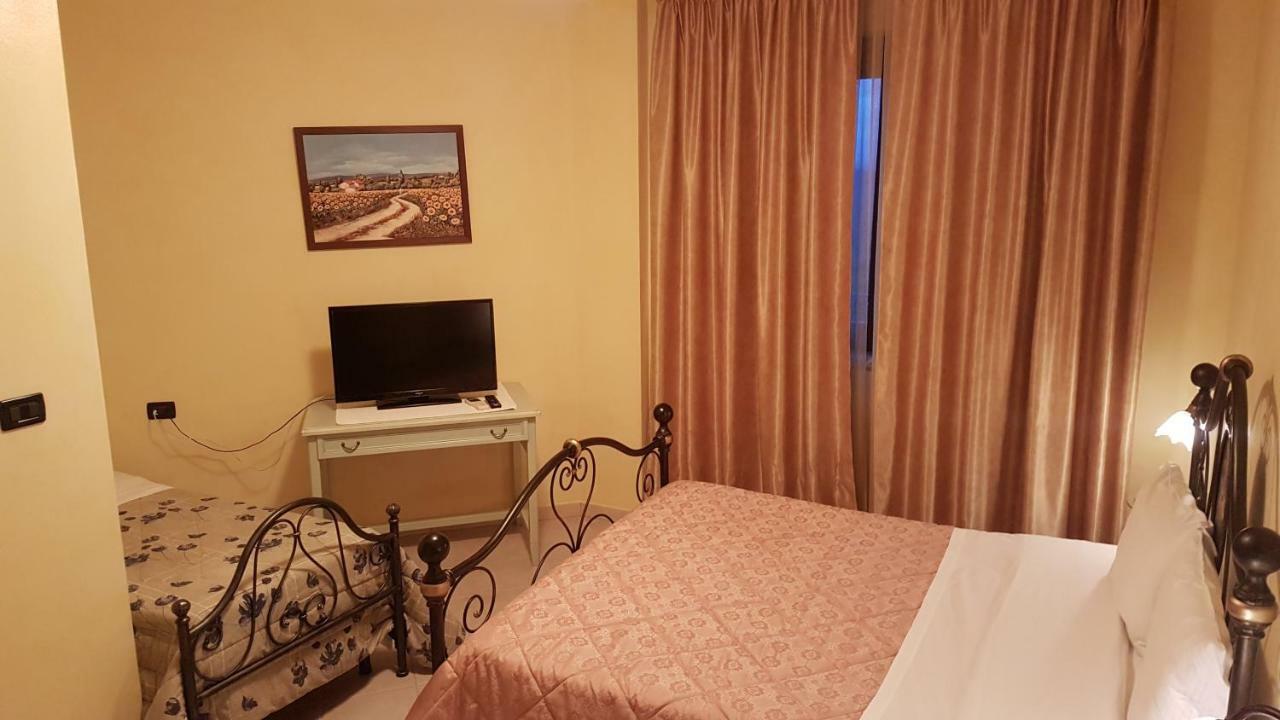 Le Tre Rose Hotel Bono  Exterior photo